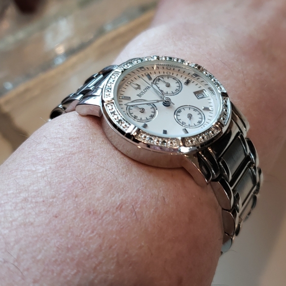 Bulova Chronograph ladies watch - Picture 3 of 6